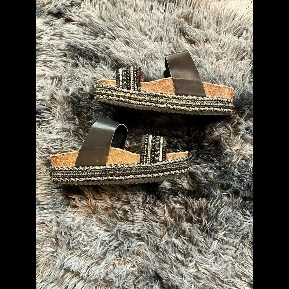 XTI Basic‎ Stylish Black Slides with Decorative Straps Size 6.5